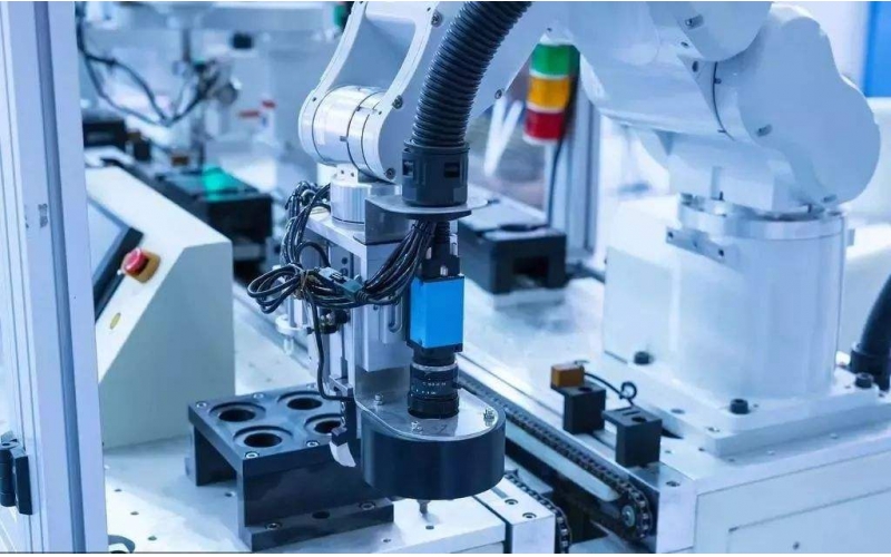疫情推動工業(yè)企業(yè)智能制造進程，工業(yè)機器人 自動化生產(chǎn)、線上辦公成應(yīng)對利器